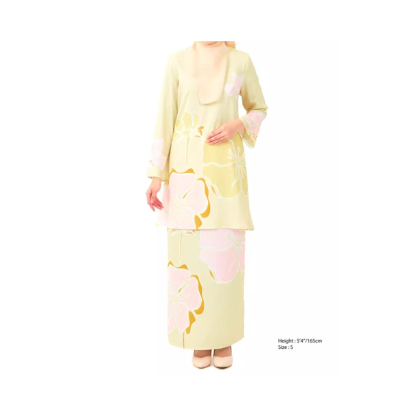 10.png Elegant Beige Batik Kurung